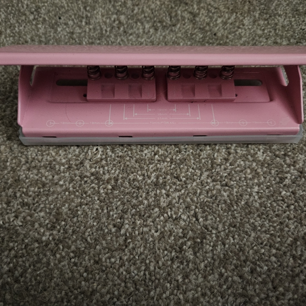 Pink WorkLion Hole Punch Fits All Filofax Size Planners-used Twice - Picture 2 of 7